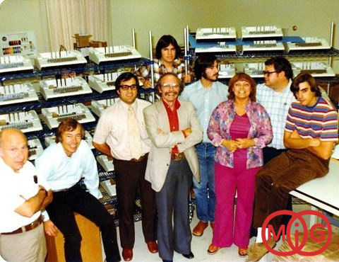 تصویر زیر مربوط به خط تولید اپل 2 در سال 1978 است.
