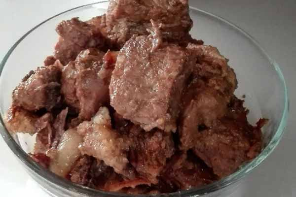 آموزش طرز تهیه و مواد لازم برای آماده کردن خوراک قورمه با گوشت گوسفندی مجلسی
