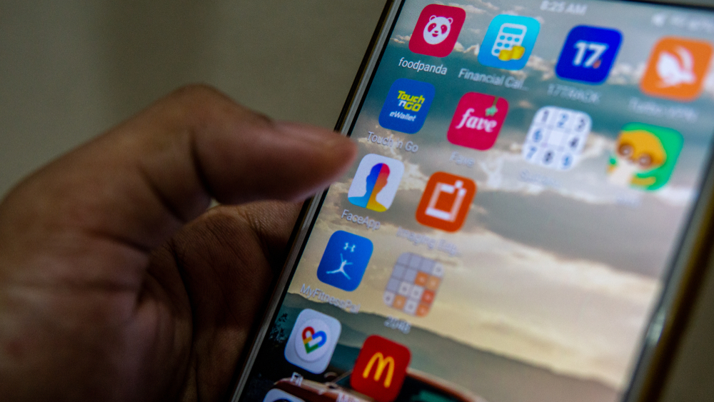 10 Best Face Editing Apps For Android (+Download Link)